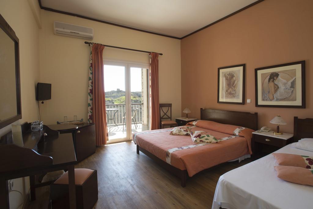 Methoni Beach Hotel الغرفة الصورة